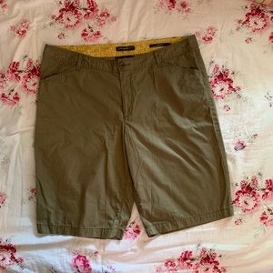 NWOT🌼Women’s shorts